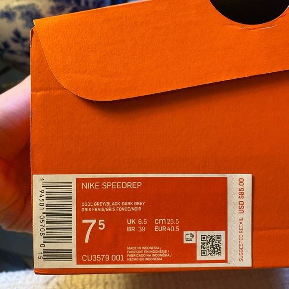 GREY NIKE UNISEX - BRAND NEWS - - Picture 3 of 6